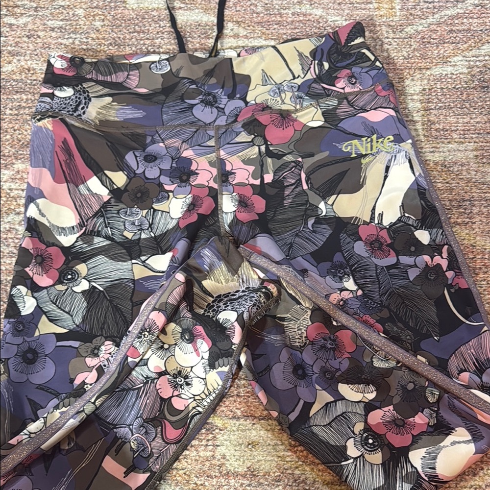 Nike running dri fit like new leggings women’s size XL